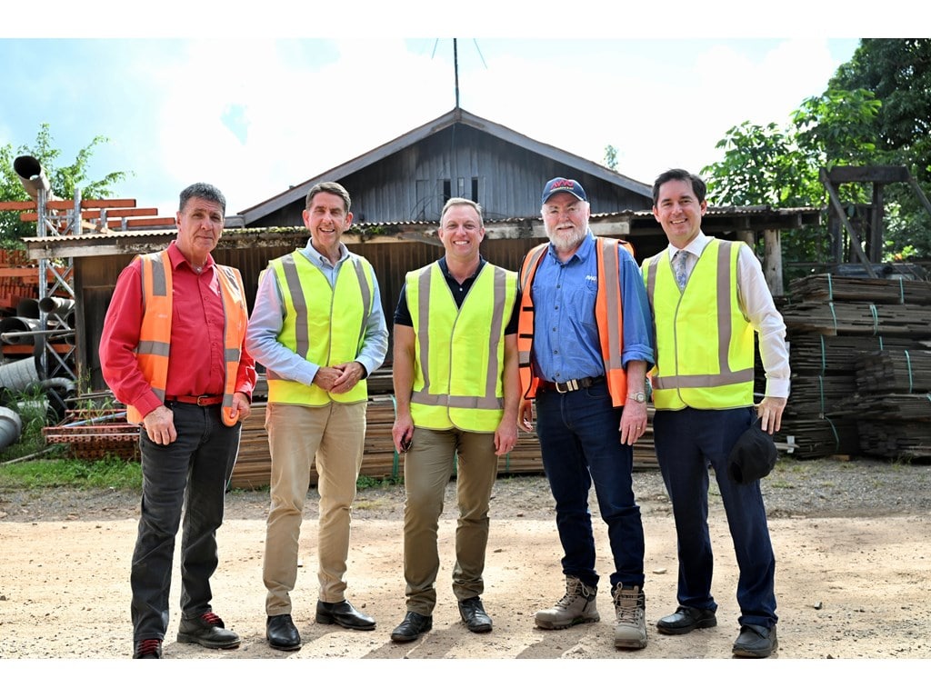 Member for Maryborough Bruce Saunders, Deputy Premier Cameron Dick, Premier Steven Miles, Mark Raguse AWU, Fraser Coast Mayor George Seymour (Photo Credit: Queensland Government)